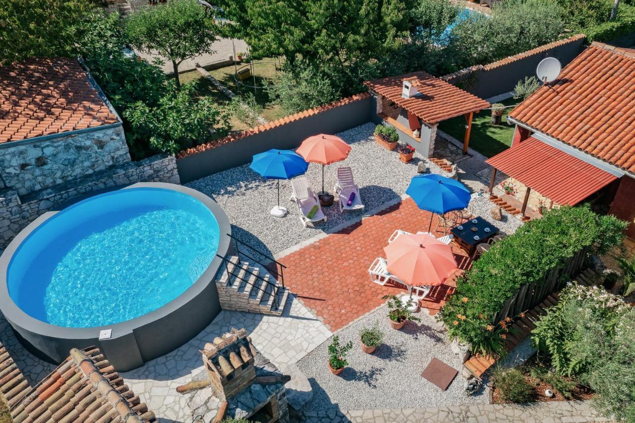 Apartment With Pool Вишнян Экстерьер фото