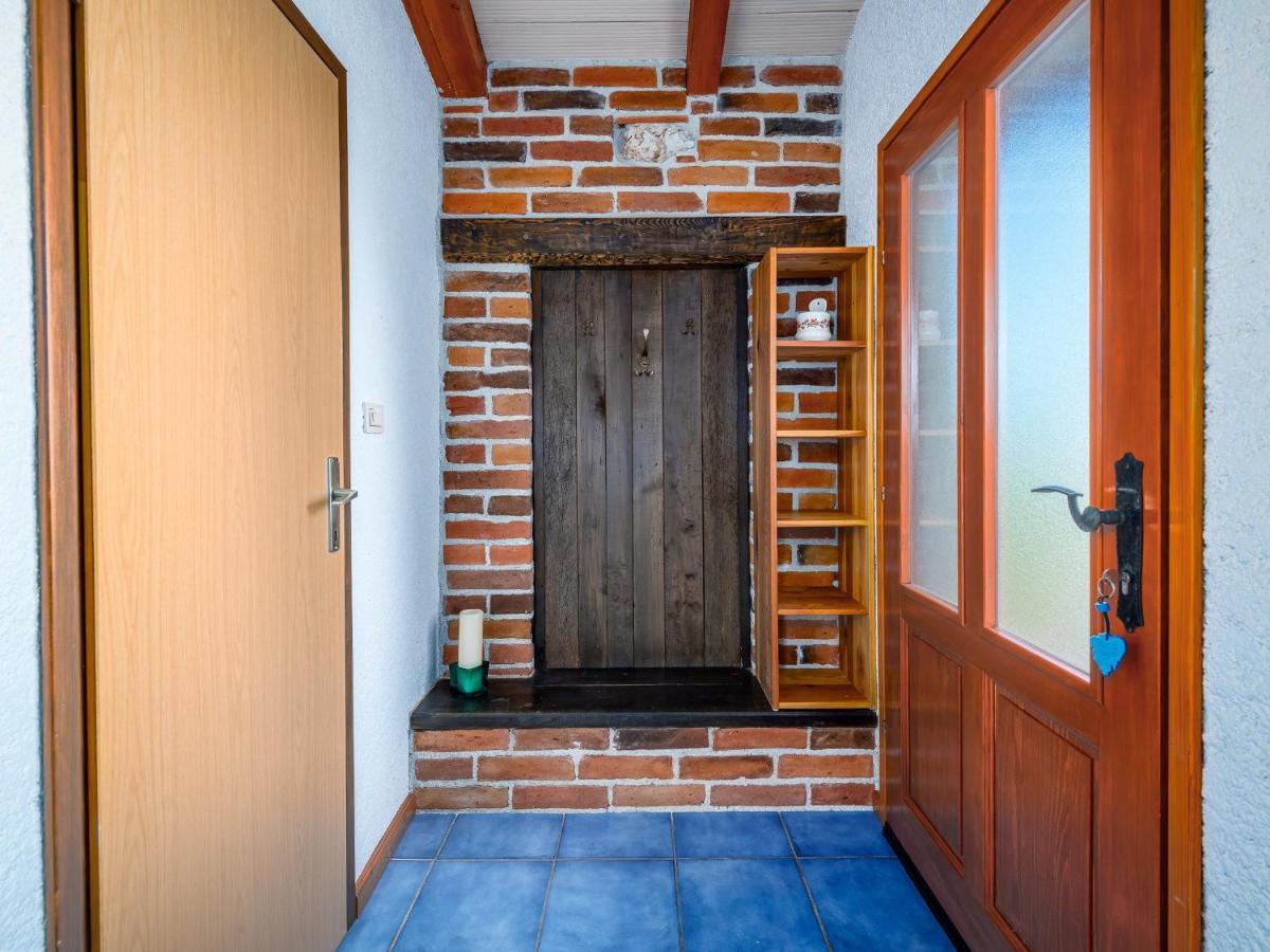 Apartment With Pool Вишнян Экстерьер фото